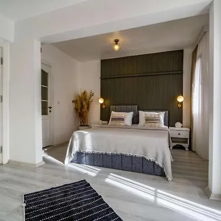 Bugras Serenity Alacati מלון *