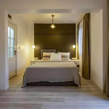 Bugras Serenity Alacati מלון *